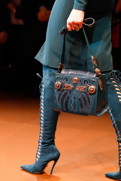 Look 39